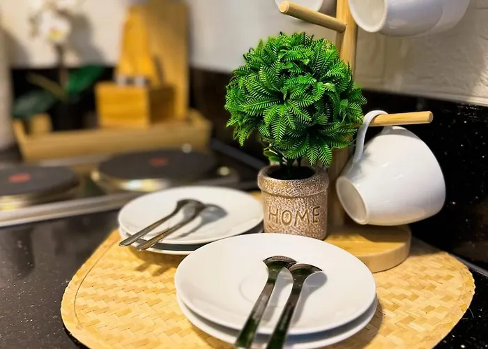 Newly-furnished 1br With Balcony Near Mrt Mandaluyong Apartamento *